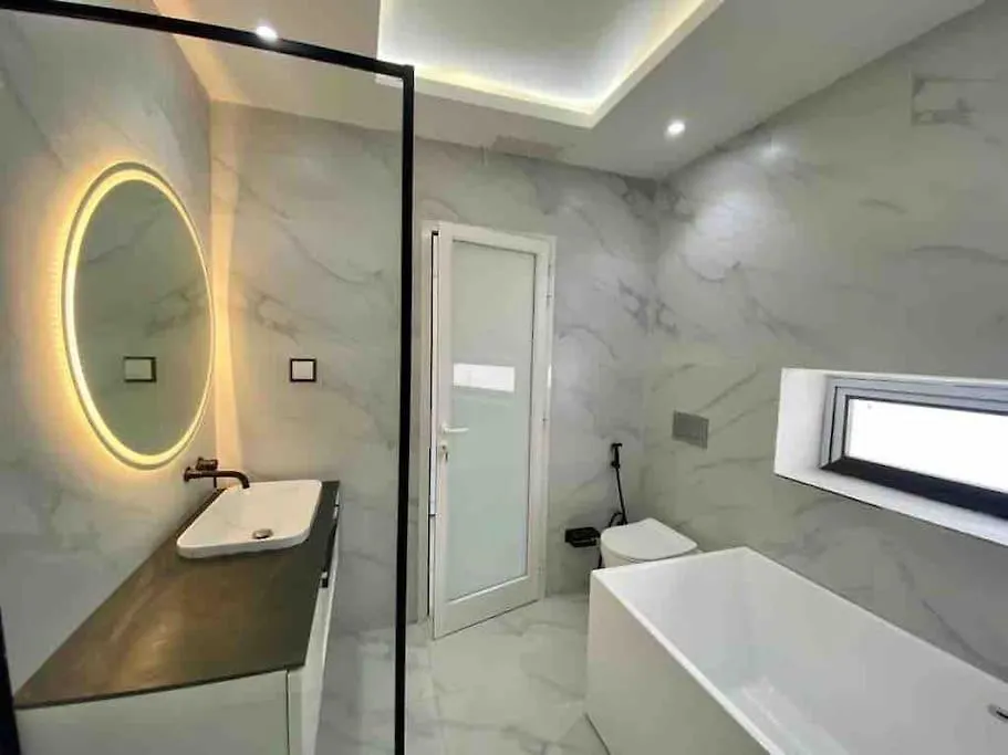Magnifique Appartement: Luxe Piscine et Terrasse aux Almadies Dakar