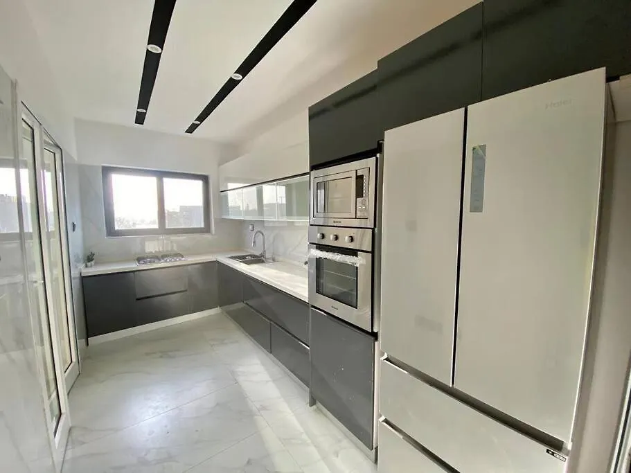 Magnifique Appartement: Luxe Piscine et Terrasse aux Almadies Dakar